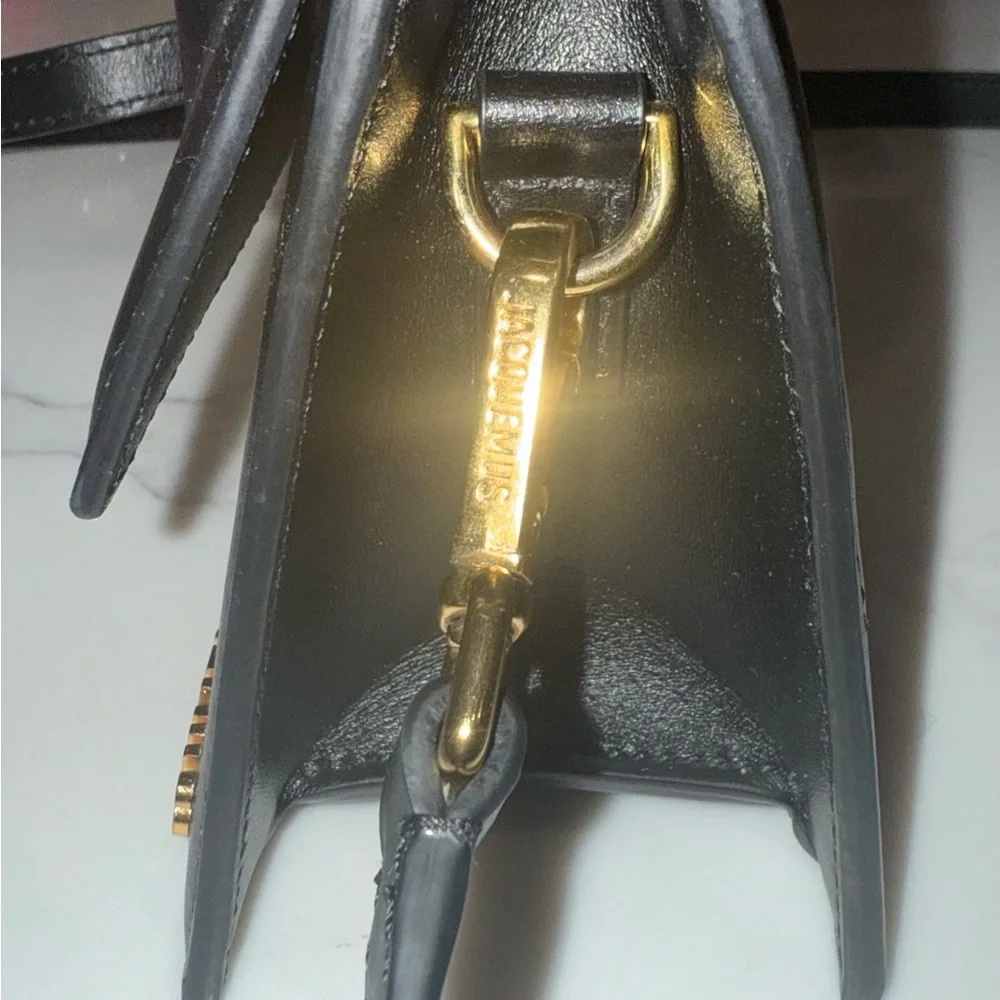 Jacquemus The Medium Chiquito bag - Picture 8 of 16